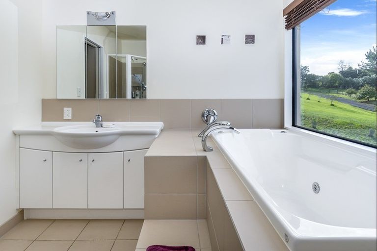 Photo of property in 39 Sandstone Road, Whitford, Manurewa, 2576