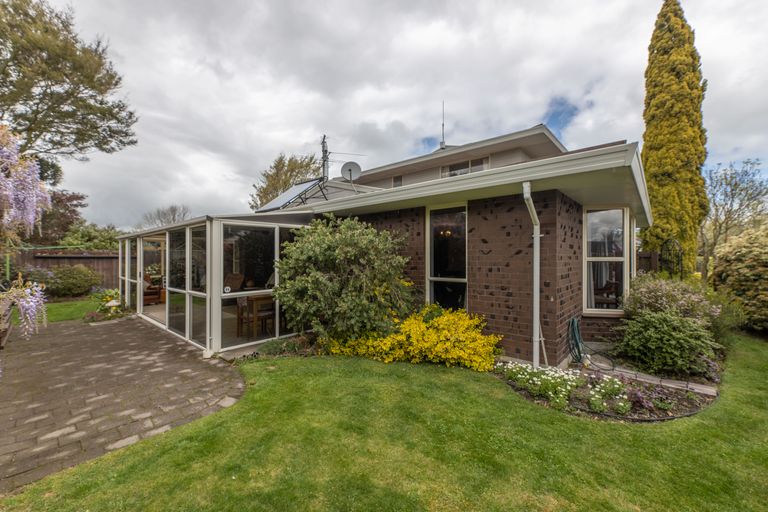 Photo of property in 28 Westmont Street, Ilam, Christchurch, 8041