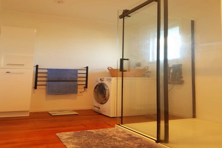 Photo of property in 30 Kamara Road, Glen Eden, Auckland, 0602