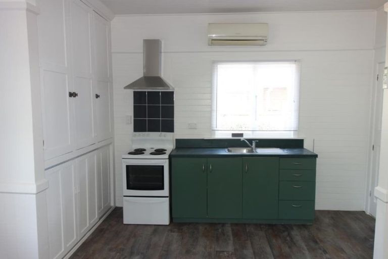 Photo of property in 2/24 North Avon Road, Richmond, Christchurch, 8013