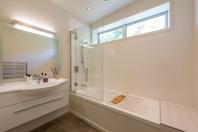 Photo of property in 528a Evans Bay Parade, Hataitai, Wellington, 6021