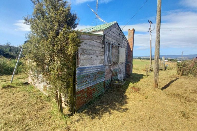 Photo of property in 112 Grove Burn Road, Tuatapere, 9691