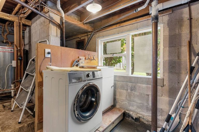 Photo of property in 2/6 Pine Terrace, Howick, Auckland, 2014