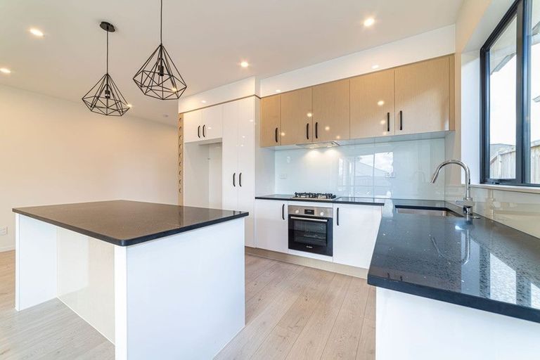 Photo of property in 18 Parton Road, Pukekohe, 2120