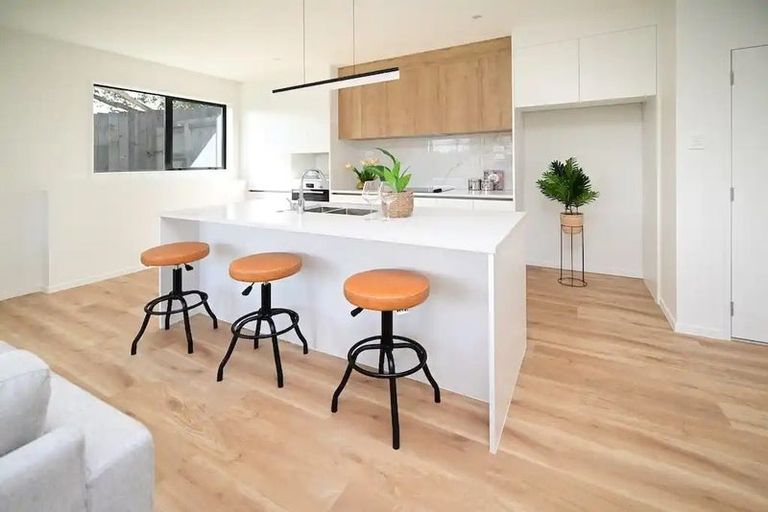 Photo of property in 3/29 Tudor Road, Henderson, Auckland, 0610