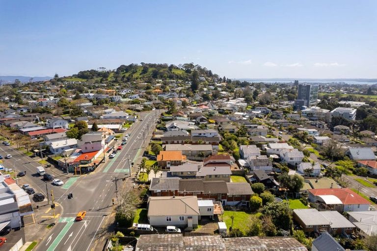 Photo of property in 1/160 Mount Albert Road, Mount Albert, Auckland, 1025