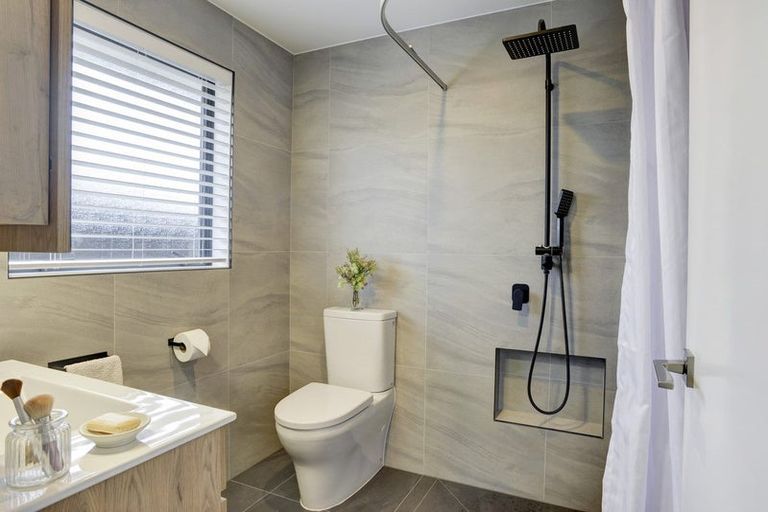 Photo of property in 72 Feist Street, Carterton, 5713