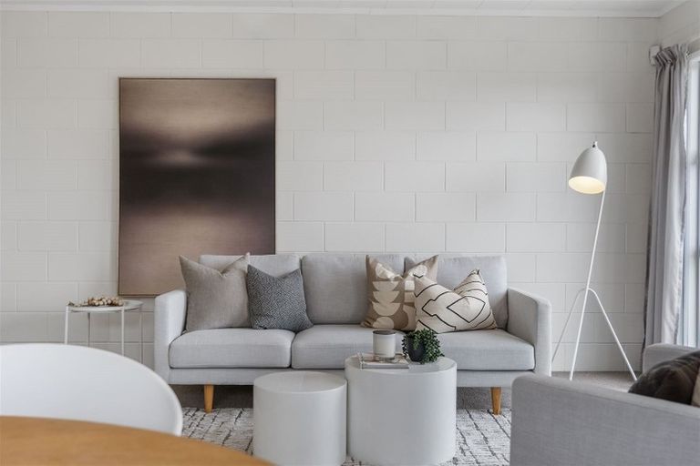 Photo of property in 1/50a Target Road, Totara Vale, Auckland, 0629