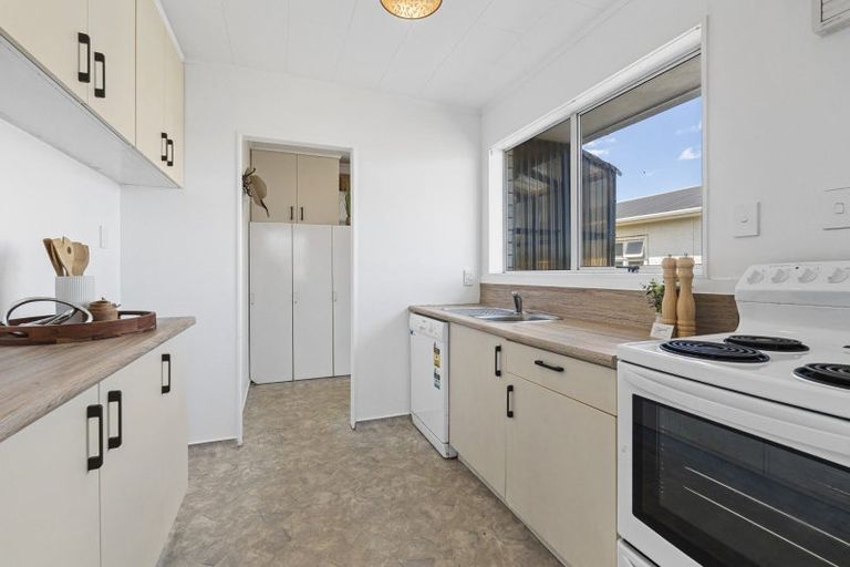 Photo of property in 1/35 Clemow Road, Fitzroy, New Plymouth, 4312