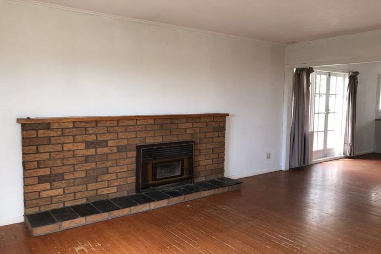 Photo of property in 1 Keru Place, Te Atatu South, Auckland, 0610