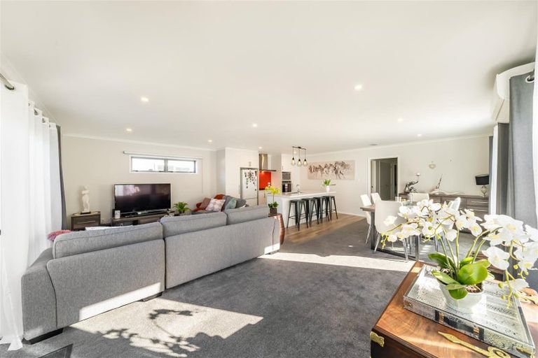 Photo of property in 2 Pattullo Crescent, Wallaceville, Upper Hutt, 5018