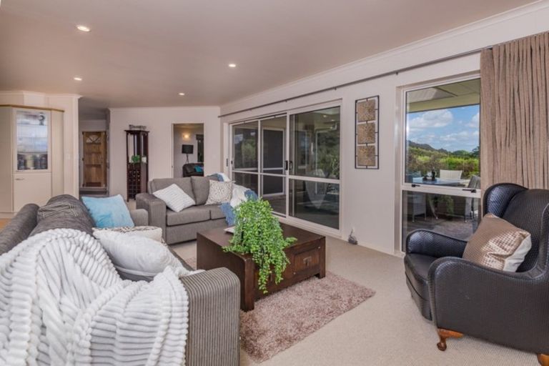 Photo of property in 16 Glen Bruce Place, Ngararatunua, Whangarei, 0176
