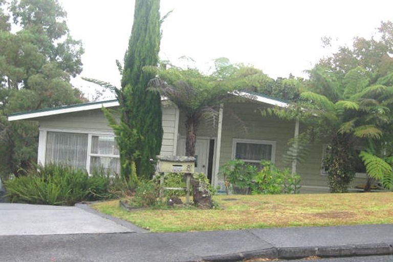 Photo of property in 1/8 Finn Place, Totara Vale, Auckland, 0629