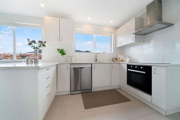 Photo of property in 2/69 Luanda Drive, Ranui, Auckland, 0612