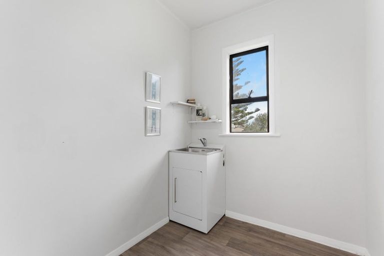 Photo of property in 217 Puriri Street, Castlecliff, Whanganui, 4501