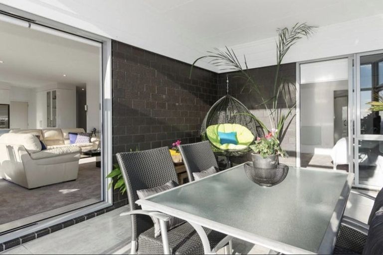 Photo of property in 22 Raptor Way, Welcome Bay, Tauranga, 3175