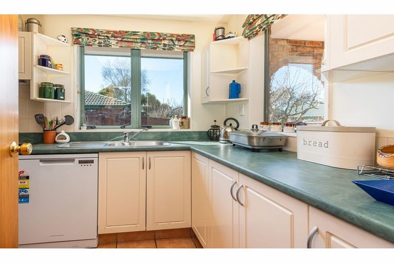 Photo of property in 5 Tulip Lane, Spreydon, Christchurch, 8024