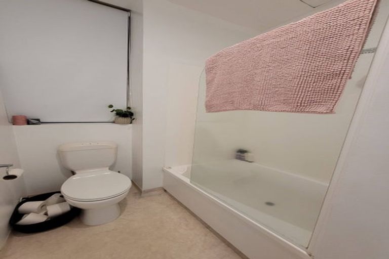 Photo of property in Hume House, 152 The Terrace, Wellington Central, Wellington, 6011