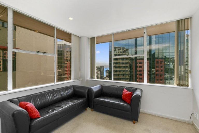 Photo of property in Terrace Tower Apartments, 10a/126 The Terrace, Wellington Central, Wellington, 6011
