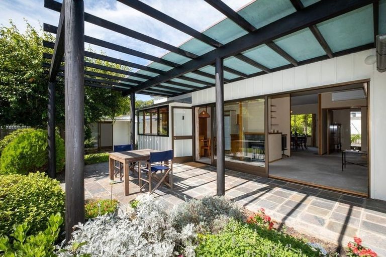 Photo of property in 3 Kopanga Road, Havelock North, 4130