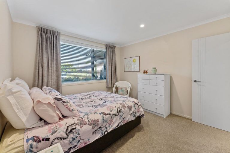 Photo of property in 3 Hereford Drive, Carterton, 5713