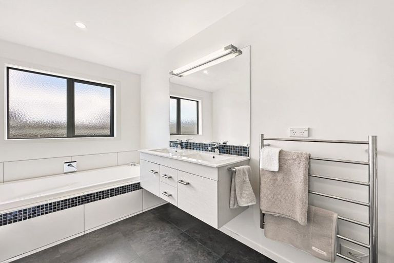 Photo of property in 50 Montgomery Crescent, Kinloch, Taupo, 3377