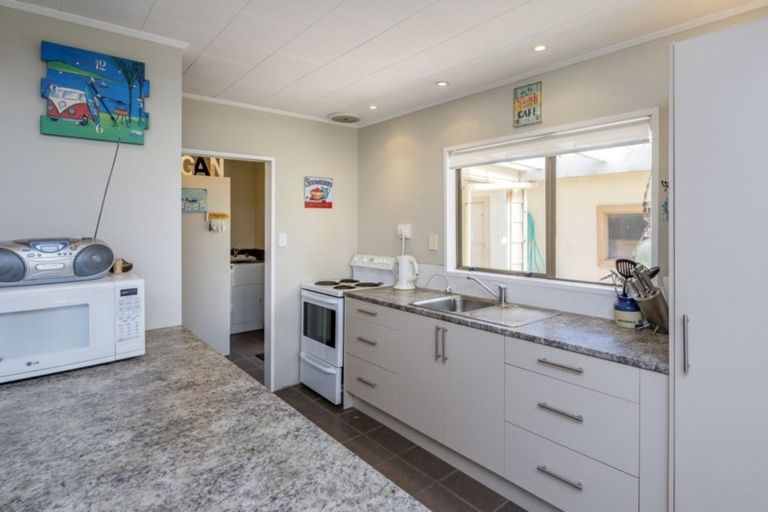 Photo of property in 5 Koromiko Street, Otaki Beach, Otaki, 5512