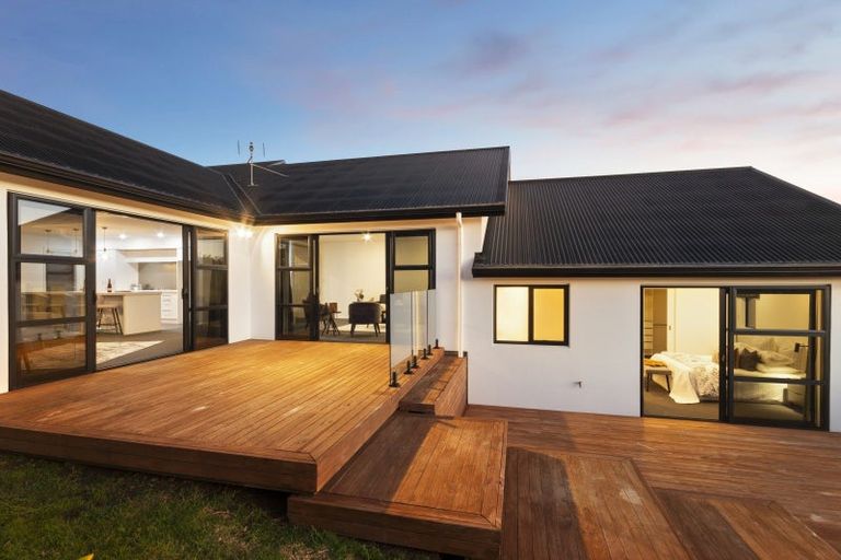 Photo of property in 23 Stockyard Crescent, Pukekohe, 2120