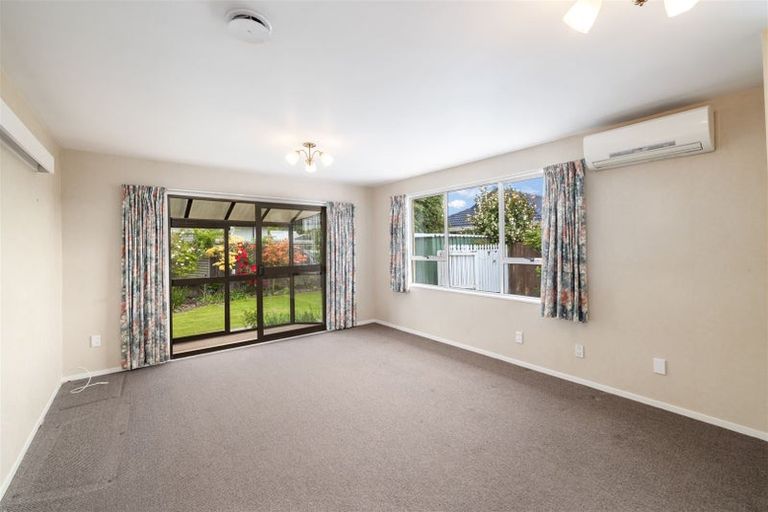 Photo of property in 2/35 Oldwood Street, Bishopdale, Christchurch, 8053