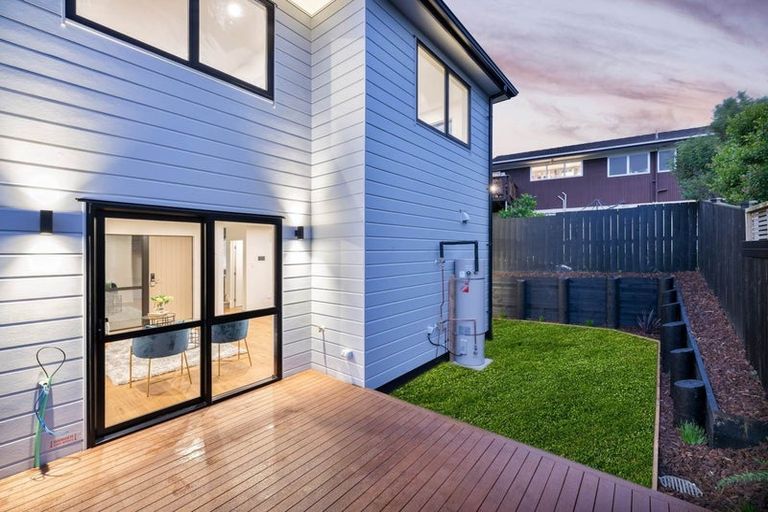 Photo of property in 43f Bodi Place, Te Atatu South, Auckland, 0610