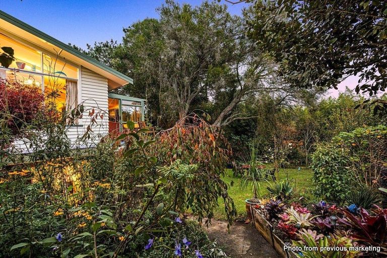 Photo of property in 424 Don Buck Road, Massey, Auckland, 0614