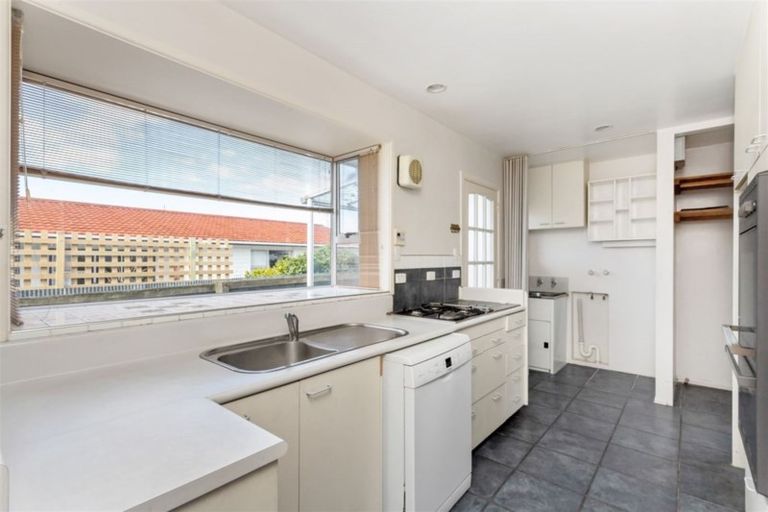 Photo of property in 9 Beeston Place, Redwood, Christchurch, 8051