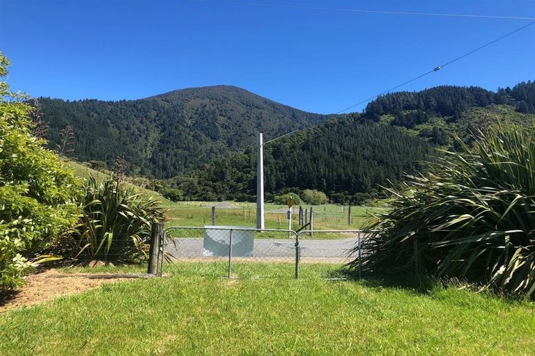 Photo of property in 571 Port Underwood Road, Whatamango Bay, Picton, 7281