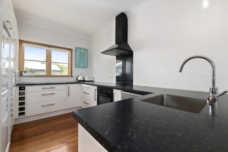 Photo of property in 69 Vogel Street, Roslyn, Palmerston North, 4414