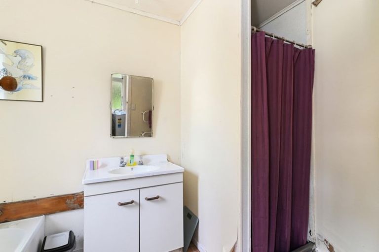 Photo of property in 16 Corlett Street, Utuhina, Rotorua, 3015