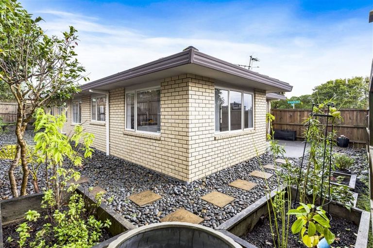 Photo of property in 18 Brittas Place, East Tamaki, Auckland, 2016