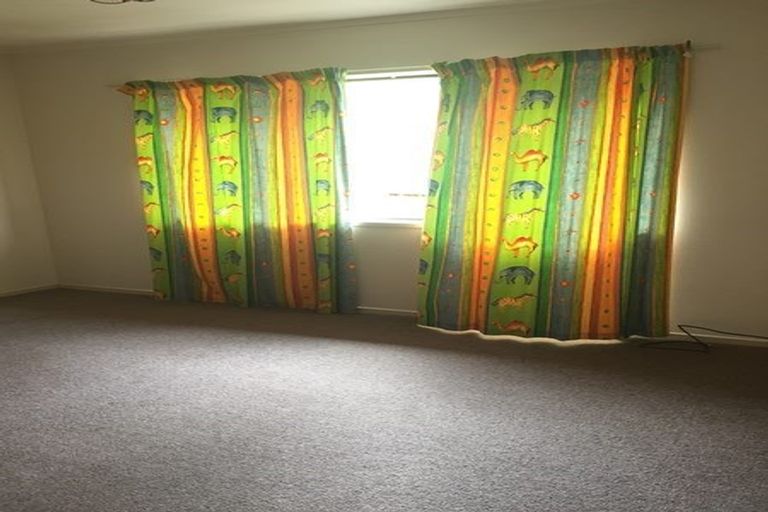 Photo of property in 3/332 West Coast Road, Glen Eden, Auckland, 0602