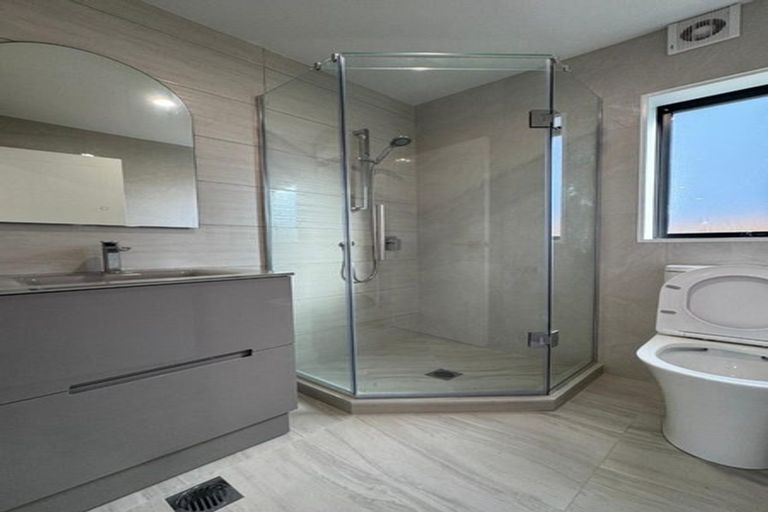 Photo of property in 73b Arimu Road, Papakura, 2110