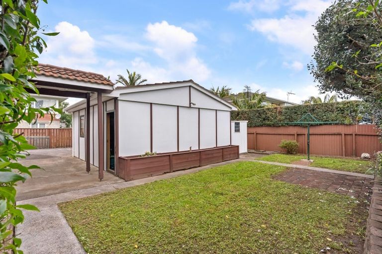 Photo of property in 46a East Coast Road, Milford, Auckland, 0620