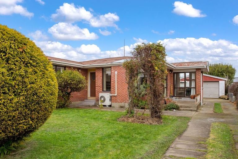 Photo of property in 19 Claridges Road, Casebrook, Christchurch, 8051