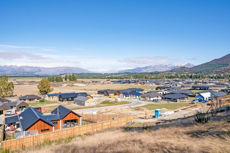 Photo of property in 17 Tomtit Crescent, Lake Hawea, Wanaka, 9382