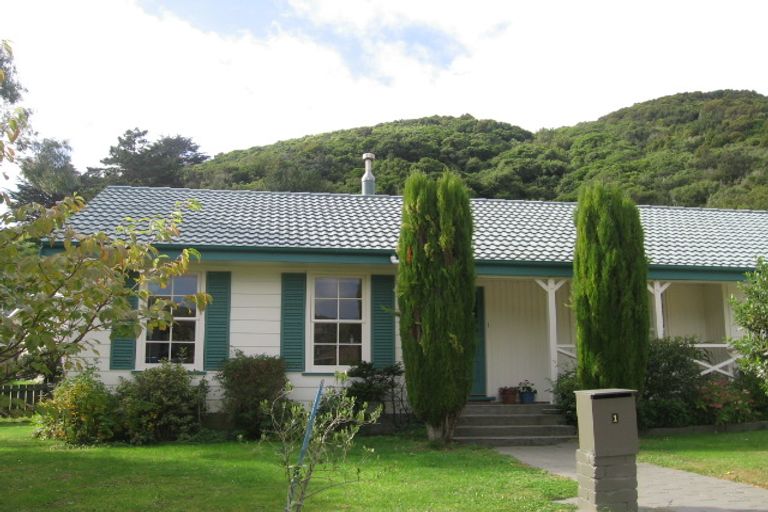 Photo of property in 1 Fitzgerald Place, Karori, Wellington, 6012
