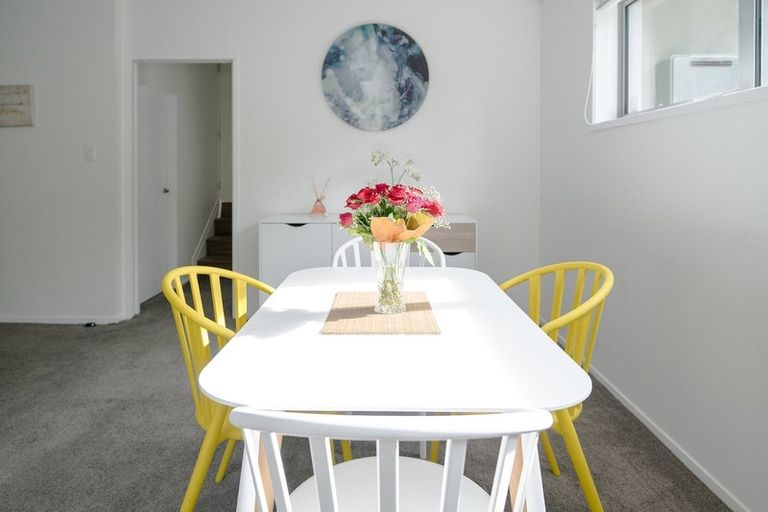 Photo of property in 1/11 Garmons Way, Castor Bay, Auckland, 0620