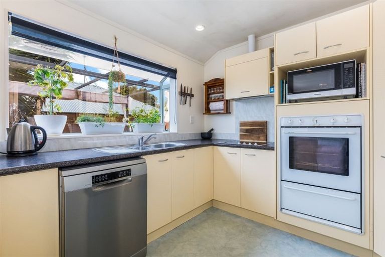 Photo of property in 57b Albatross Close, Whitby, Porirua, 5024