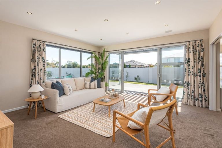 Photo of property in 40 Westpark Drive, Burnside, Christchurch, 8053