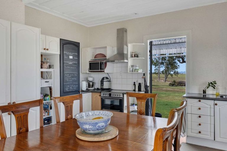 Photo of property in 208 Ngatimaru Road, Tikorangi, Waitara, 4383