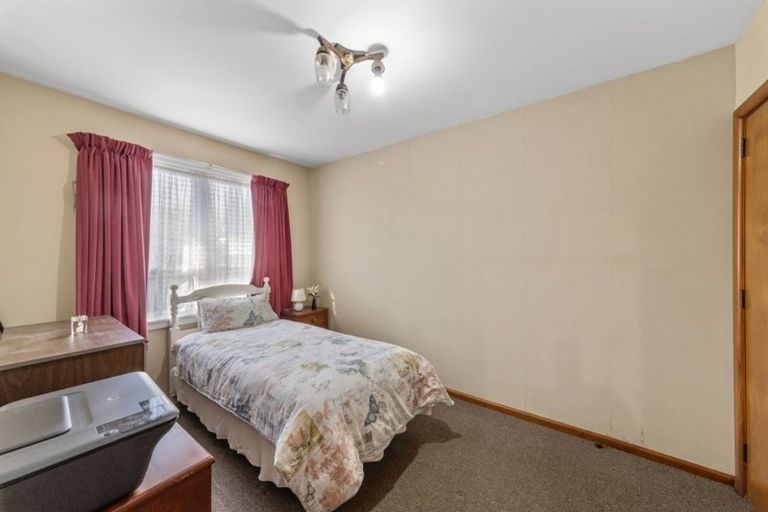 Photo of property in 2/42 North Avon Road, Richmond, Christchurch, 8013