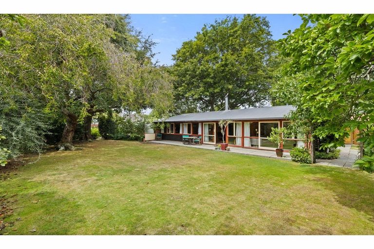 Photo of property in 1 Wayside Avenue, Burnside, Christchurch, 8053