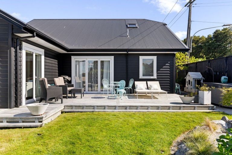 Photo of property in 51 Coutts Way, Fitzherbert, Palmerston North, 4410