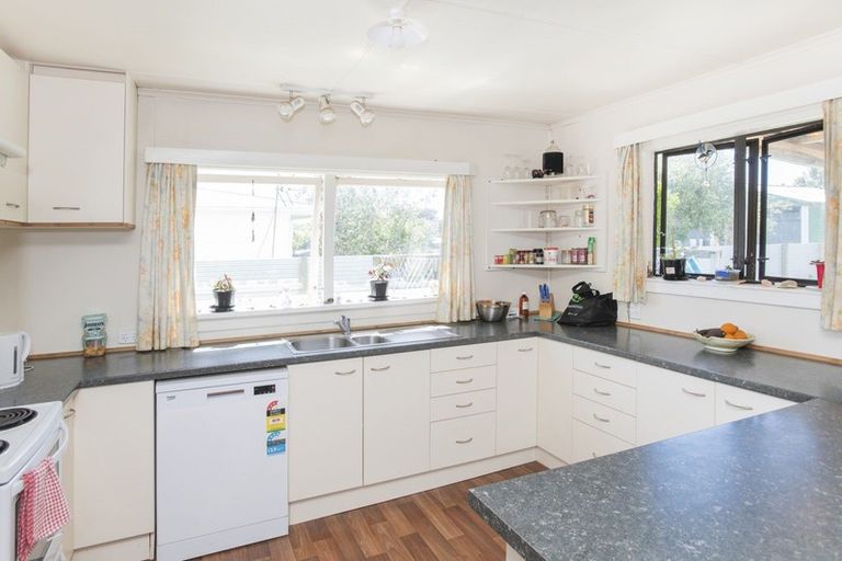 Photo of property in 8 Waverley Street, Elgin, Gisborne, 4010